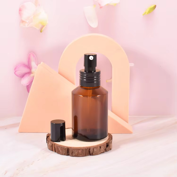 O mais novo design Amber Cosmetic 15ml 30ml 60ml 100ml 200ml frasco de loção com bomba