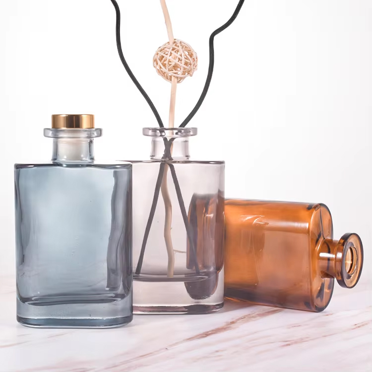 Frasco difusor de cana de vidro vazio quadrado de 150ml por atacado com cortiça