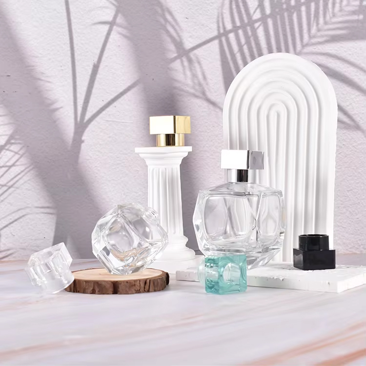 Venda a quente de luxo 30ml 100ml frasco de spray de perfume de vidro com novo design