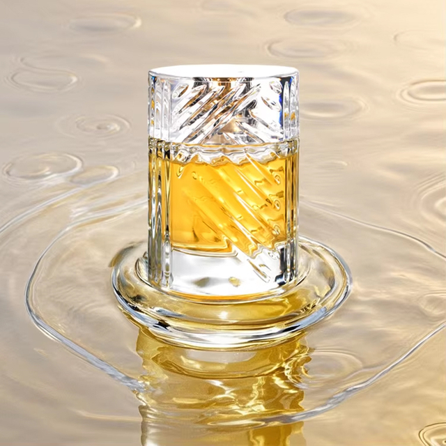 Frasco de perfume padrão 50 Ml 100ml Cilindro em forma de spray de vidro Frasco de perfume de vidro