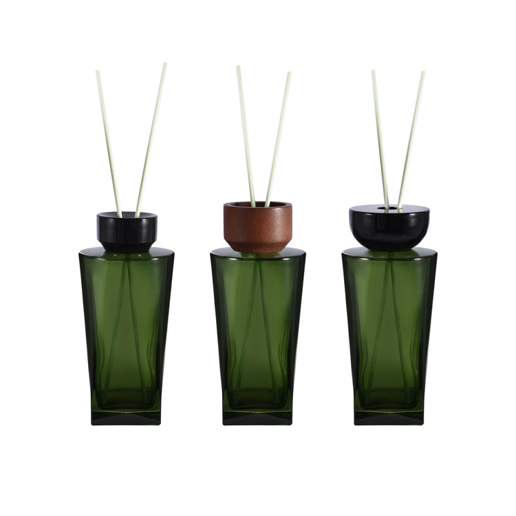 Frasco difusor de palheta de vidro quadrado verde premium com tampa preta Frasco difusor de aromaterapia personalizado para fragrância doméstica